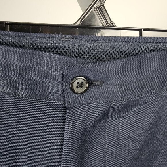 Izod Golf Blue Shorts Size 36 - Picture 2 of 8